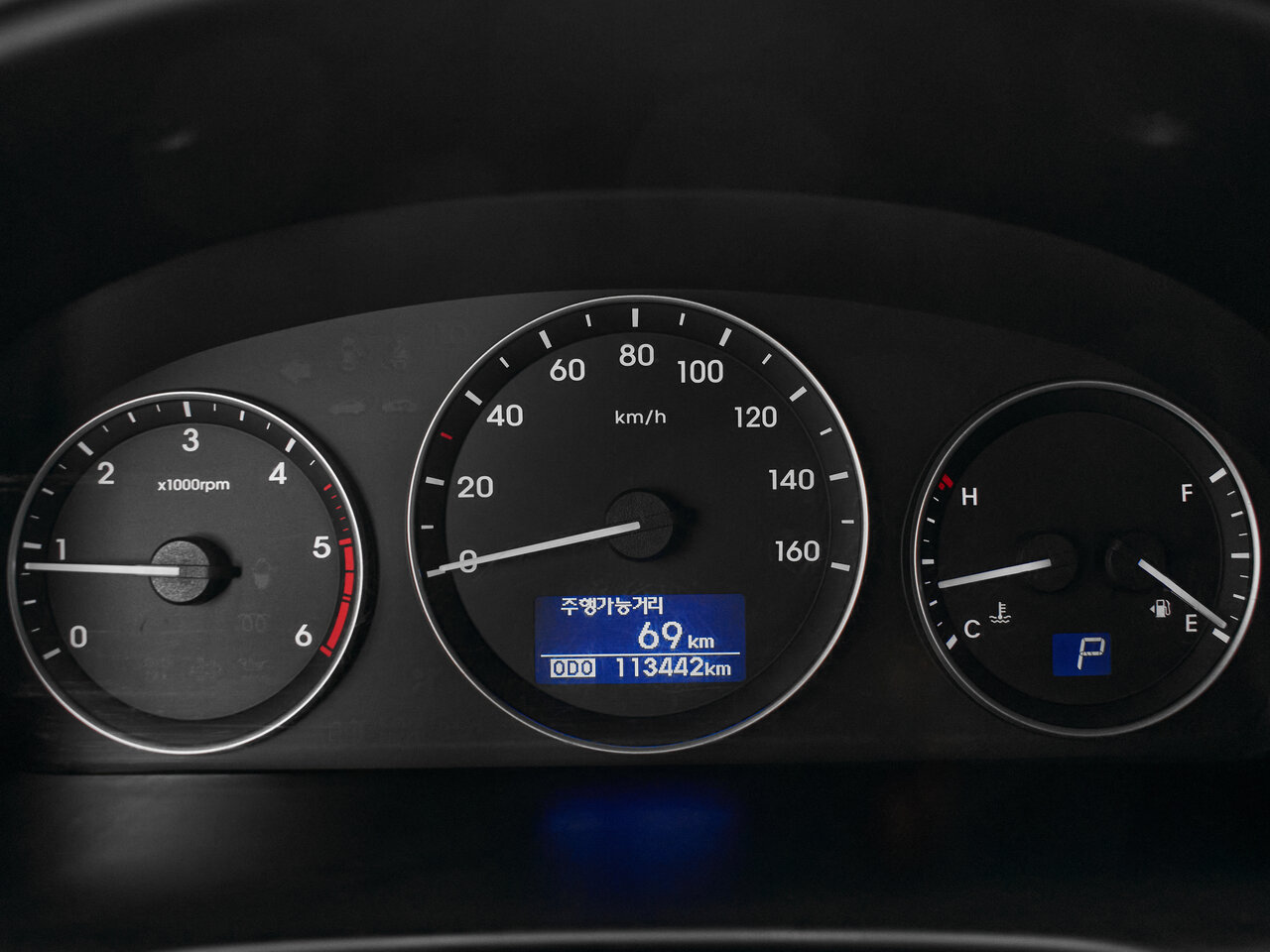 Купить Hyundai Grand Starex 2.5d AT (145 л.с.), 2017 в Екатеренбурге