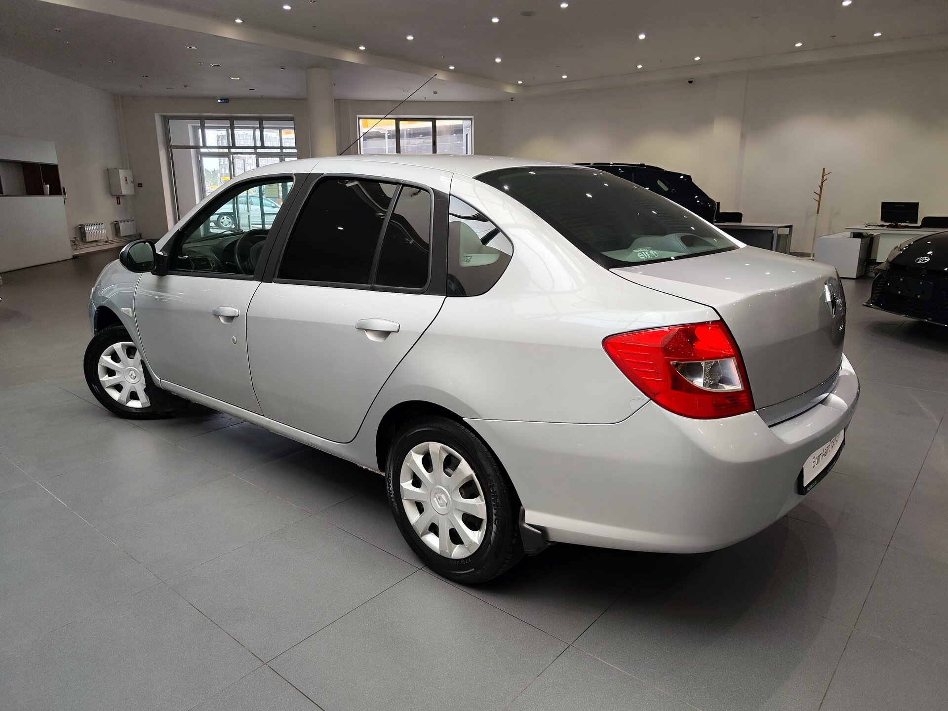 Автомобиль Renault Symbol 1.4 AT (98 л.с.) - 4