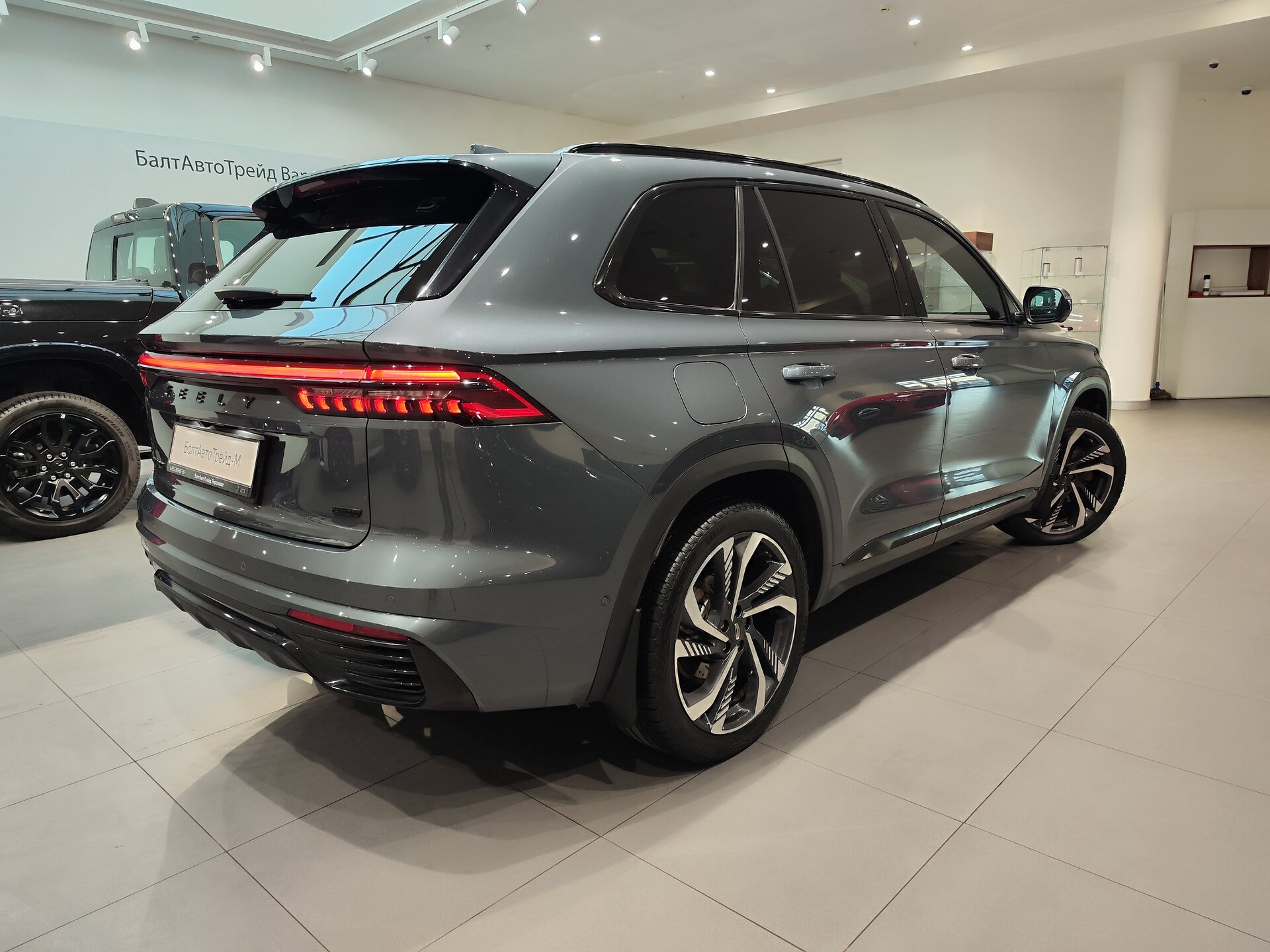 Автомобиль Geely Monjaro 2.0 AT (238 л.с.) 4WD - 6