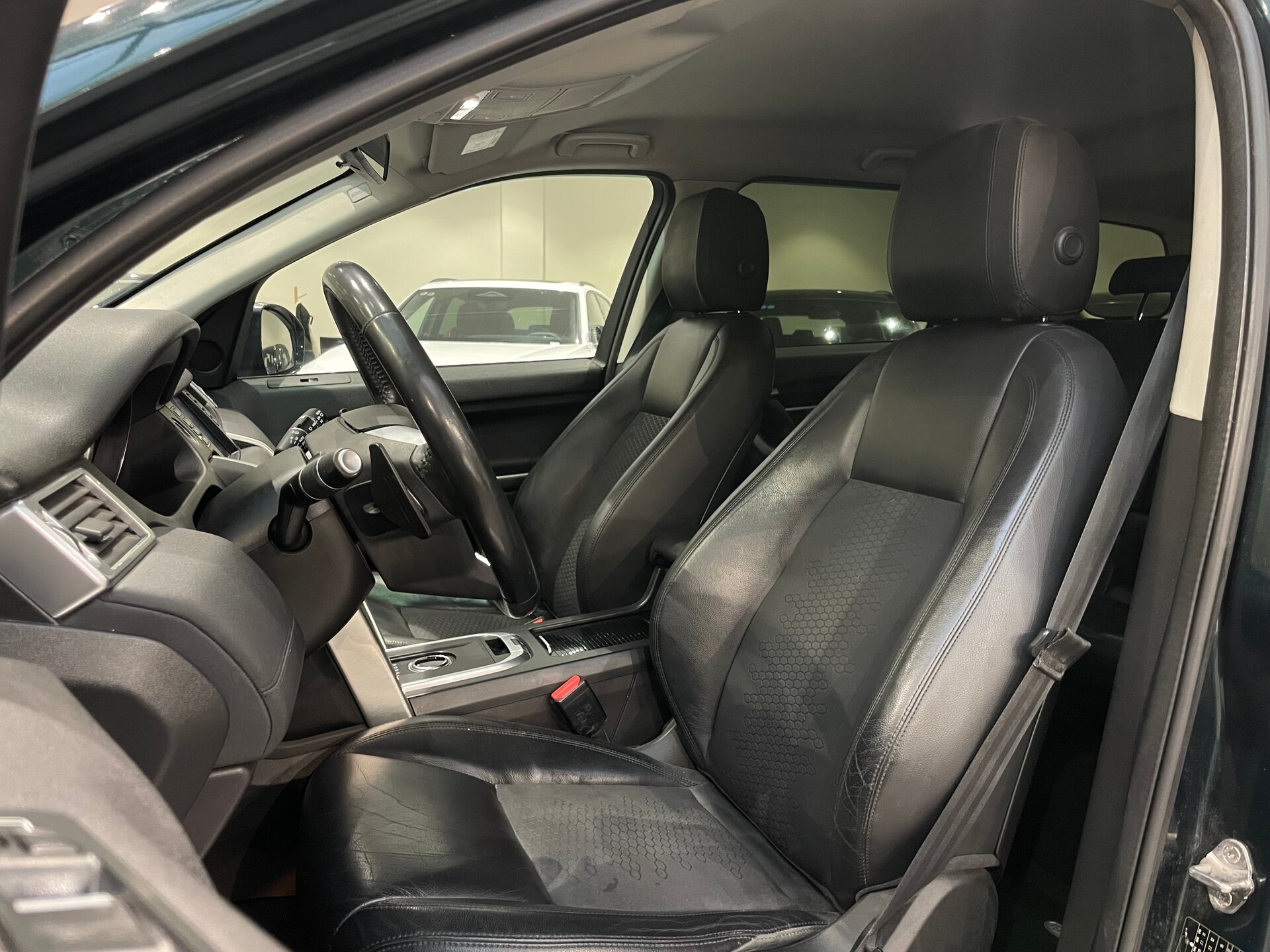 Автомобиль Land Rover Discovery Sport 2.0d AT (150 л.с.) 4WD - 8