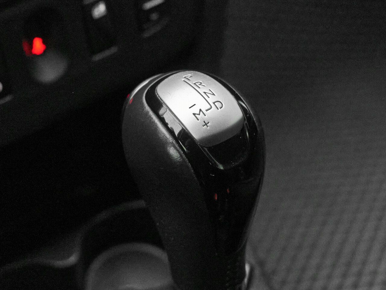 Купить Renault Sandero Stepway 1.6 AT (102 л.с.), 2018 в Екатеренбурге