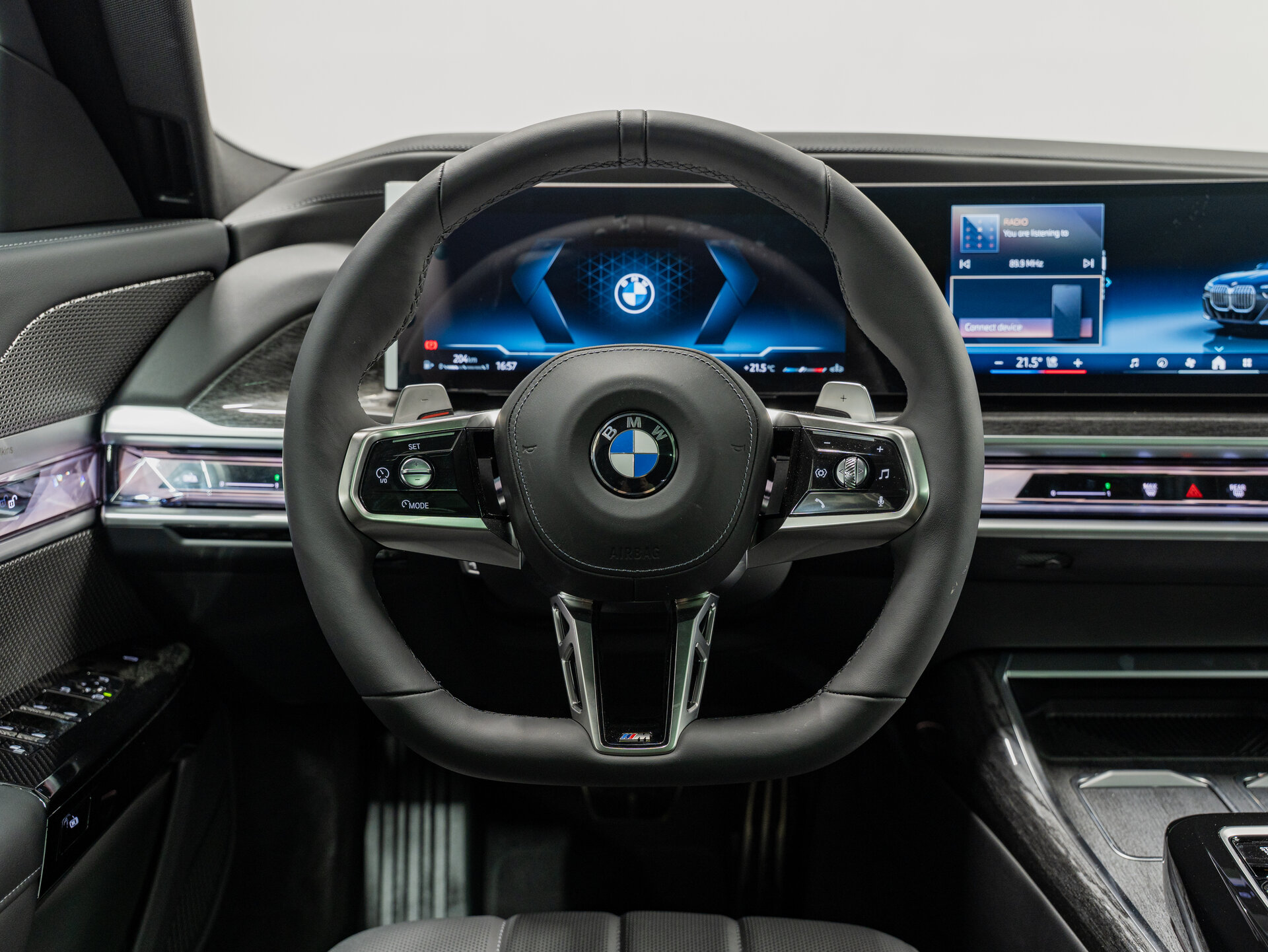 Автомобиль BMW 7 серии 740i xDrive 3.0 AT (380 л.с.) 4WD - 17
