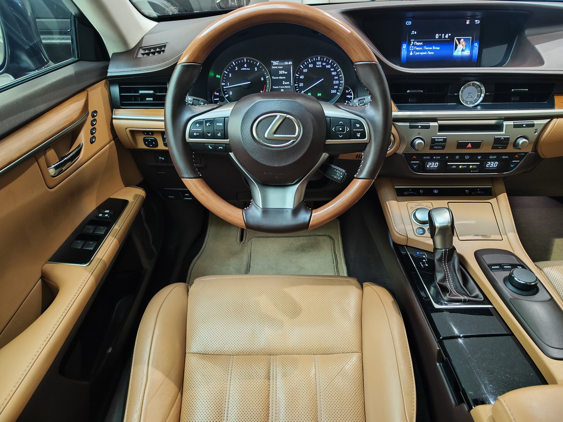 Автомобиль Lexus ES 200 2.0 AT (150 л.с.) - 16