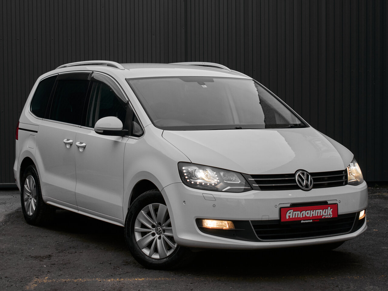 Купить Volkswagen Sharan 1.4 AMT (150 л.с.), 2012 в Екатеренбурге