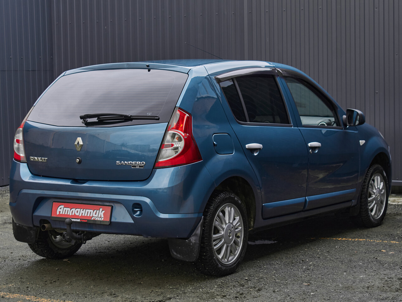 Купить Renault Sandero 1.6 MT (84 л.с.), 2013 в Екатеренбурге