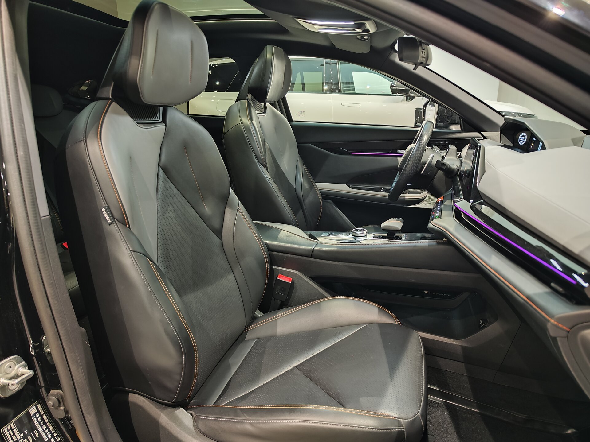 Автомобиль Changan UNI-V 1.5 AMT (181 л.с.) - 13