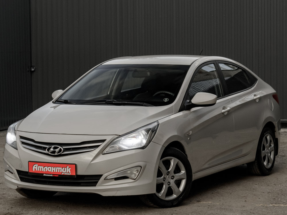 Купить Hyundai Solaris 1.6 AT (123 л.с.), 2015 в Екатеренбурге
