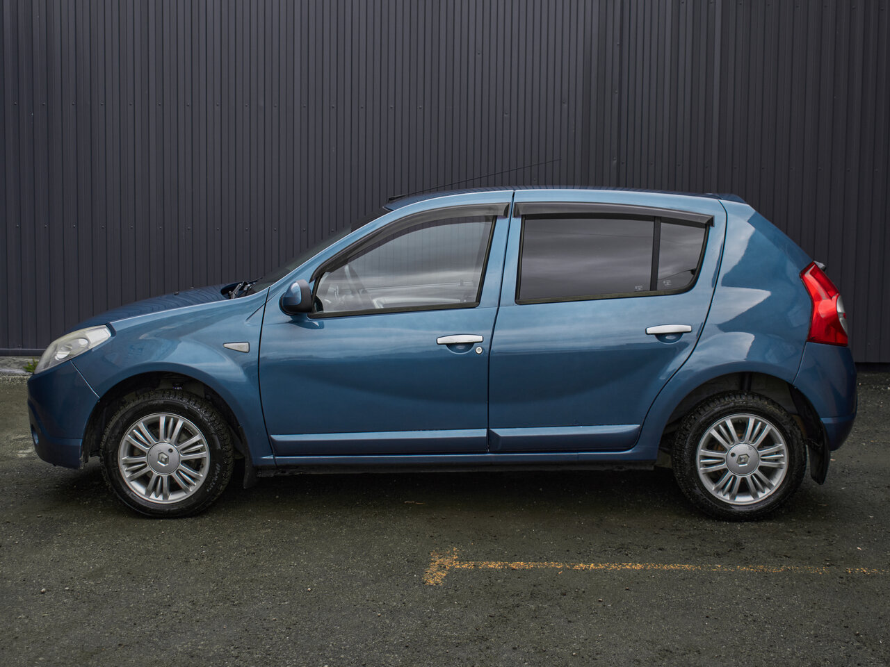 Купить Renault Sandero 1.6 MT (84 л.с.), 2013 в Екатеренбурге