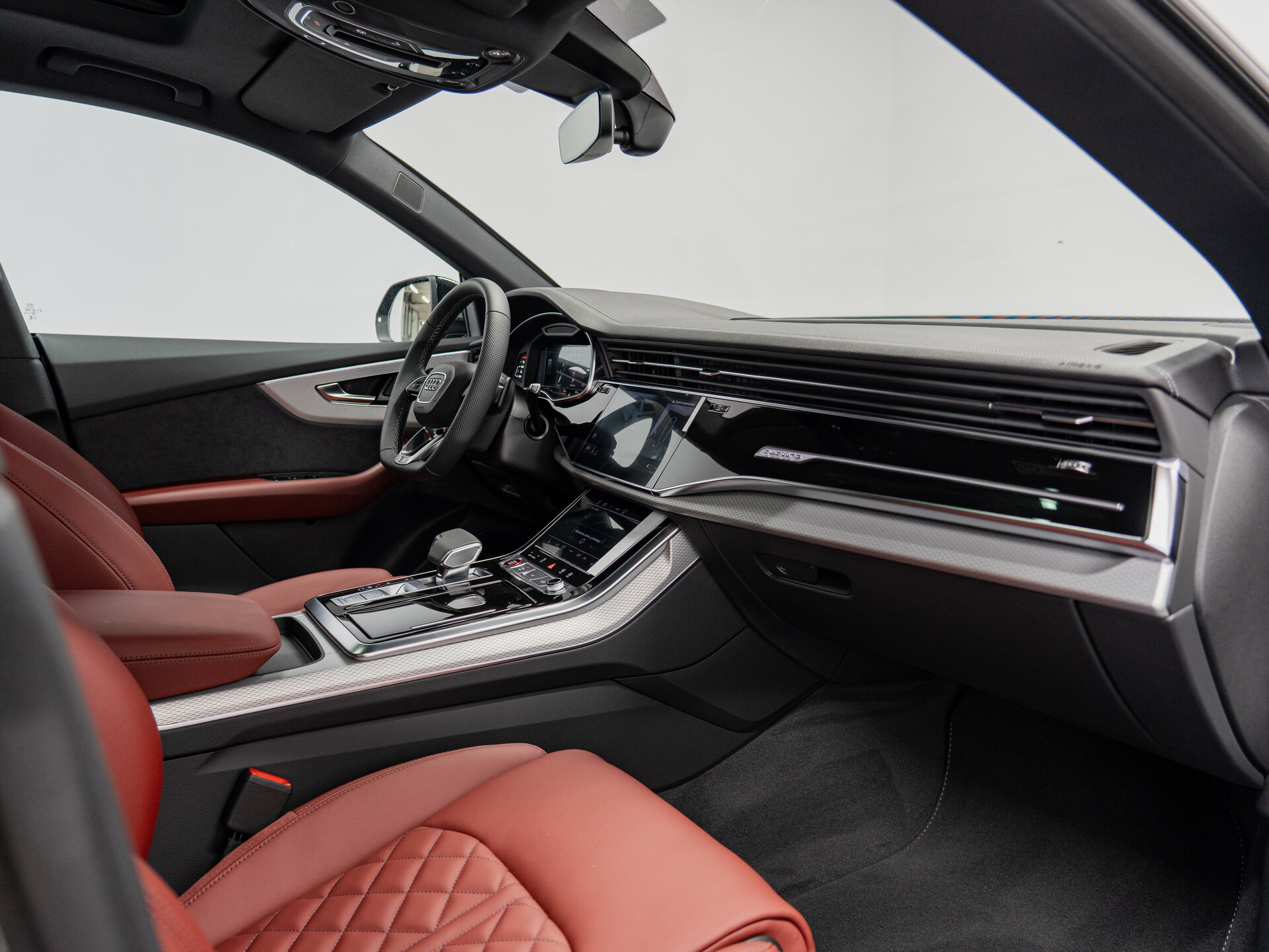 Автомобиль Audi SQ8 4.0 AT (507 л.с.) 4WD - 14