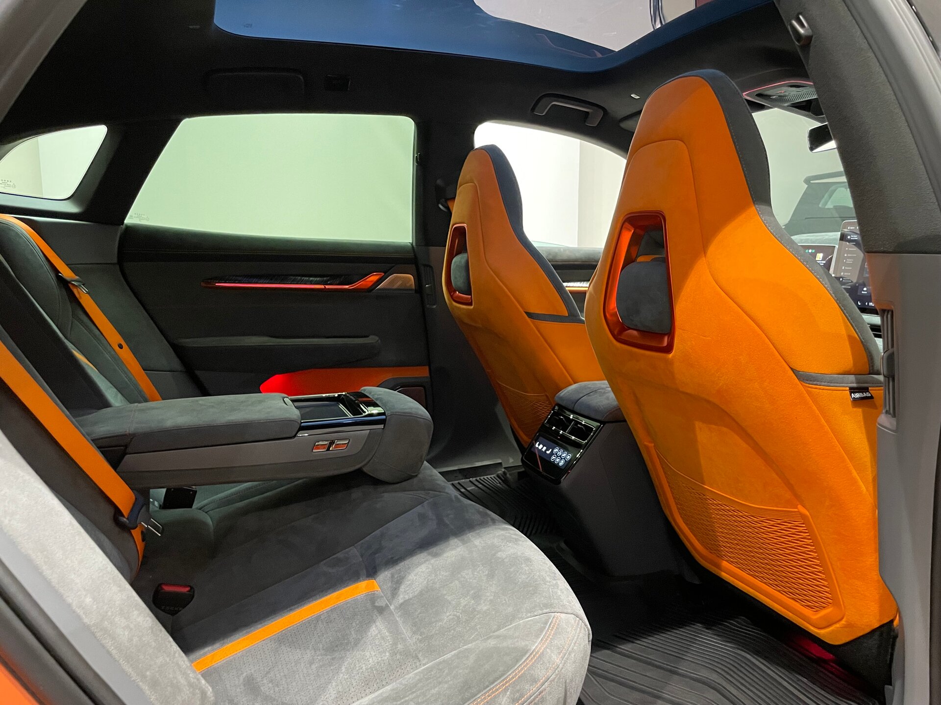 Автомобиль Zeekr 001 100 kWh Electro AT (400 кВт) 4WD - 10