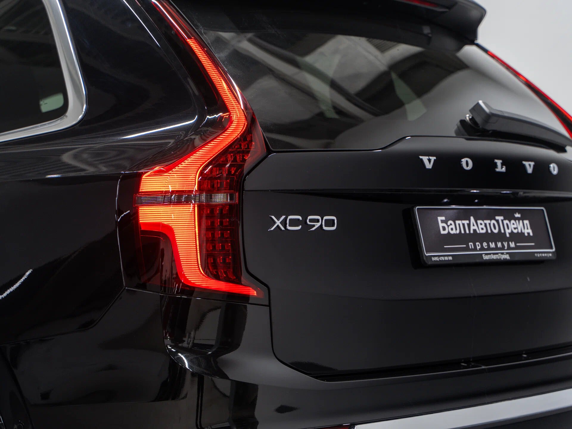 Автомобиль Volvo XC90 T8 2.0hyb AT (455 л.с.) 4WD - 14