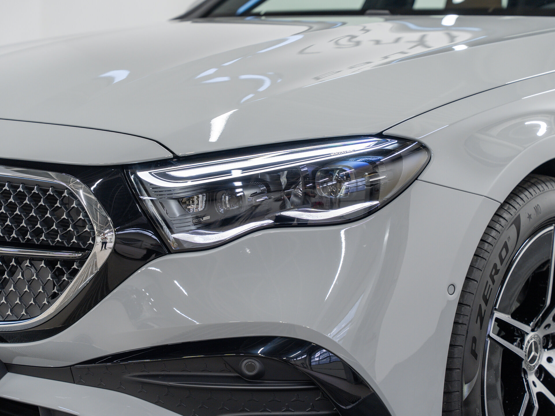 Автомобиль Mercedes-Benz E-Класс 300 2.0 AT (258 л.с.) 4WD - 2