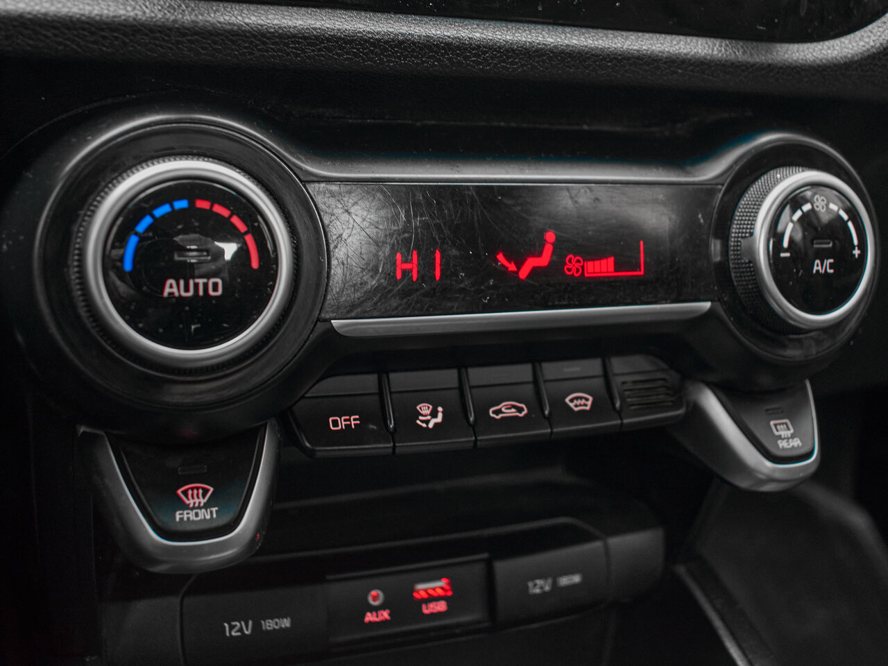 Купить Kia Rio 1.6 AT (123 л.с.), 2017 в Екатеренбурге
