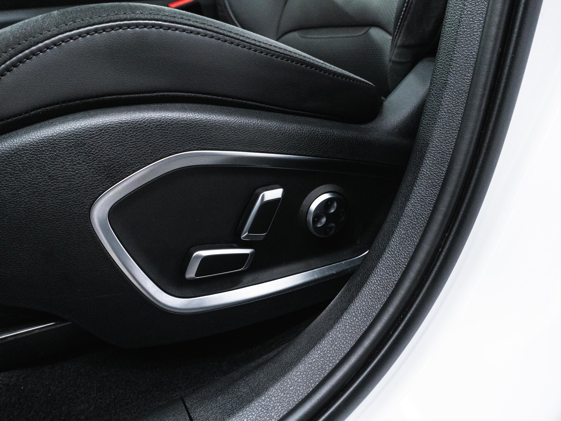 Geely Tugella 2022 18