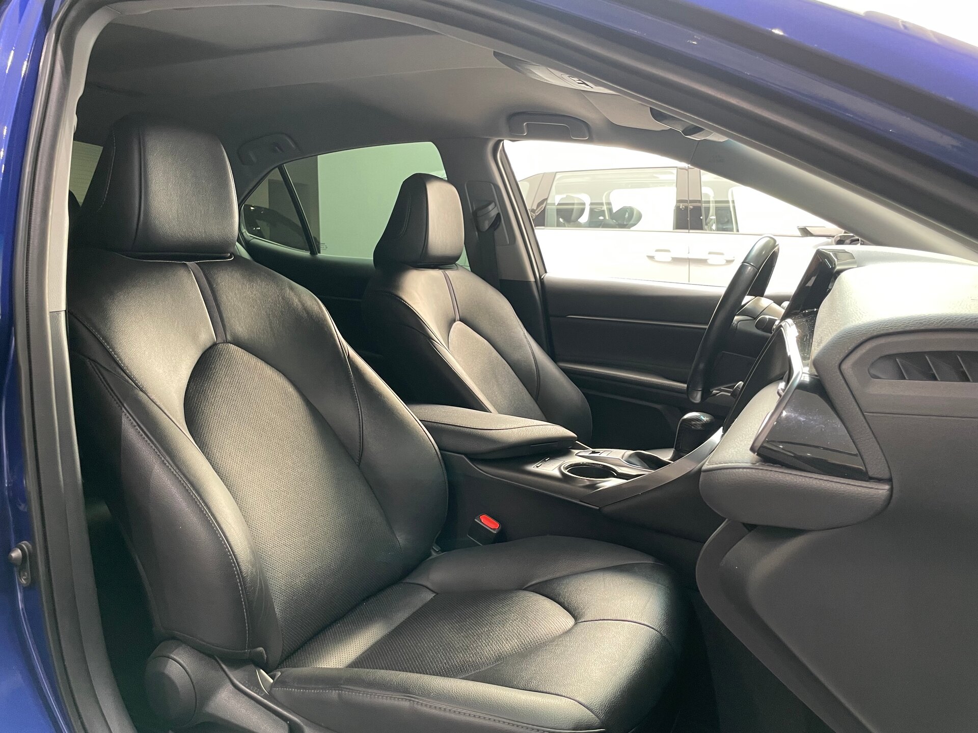 Автомобиль Toyota Camry 2.5 AT (200 л.с.) - 12