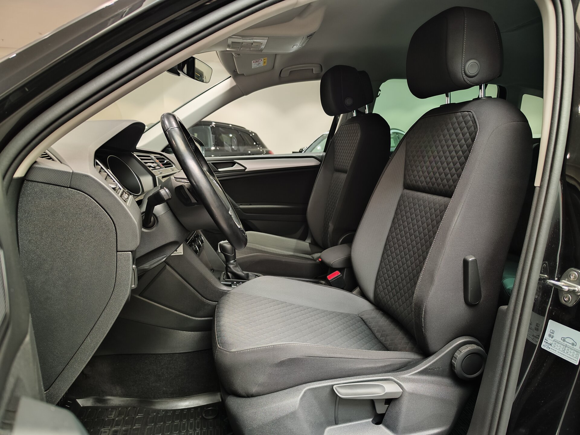 Автомобиль Volkswagen Tiguan 1.4 AMT (150 л.с.) 4WD - 8