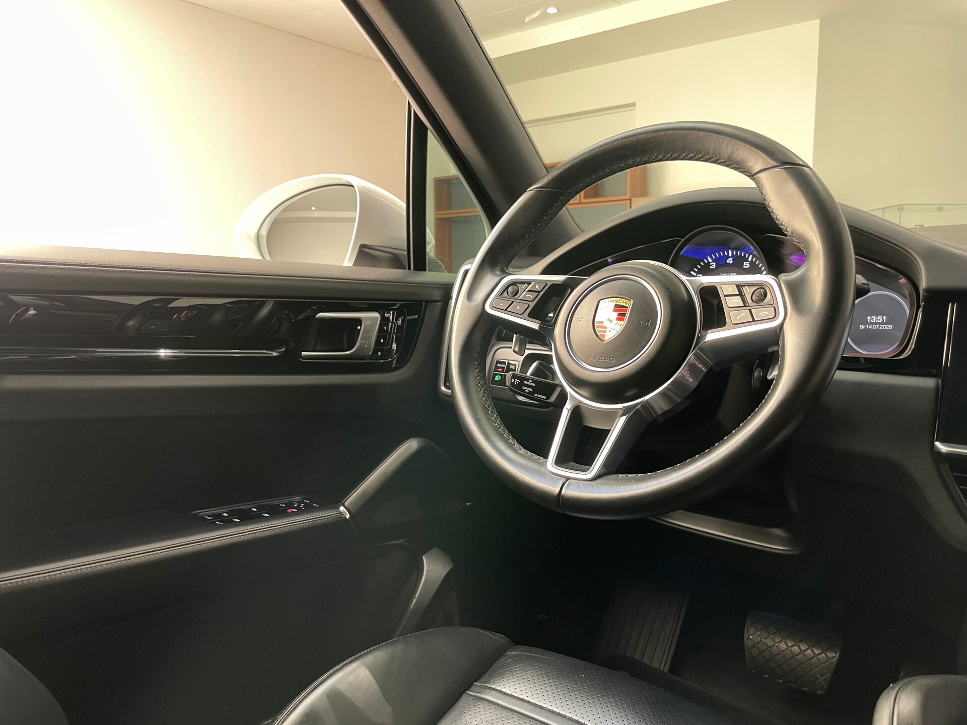 Автомобиль Porsche Cayenne 3.0 AT (340 л.с.) 4WD - 15