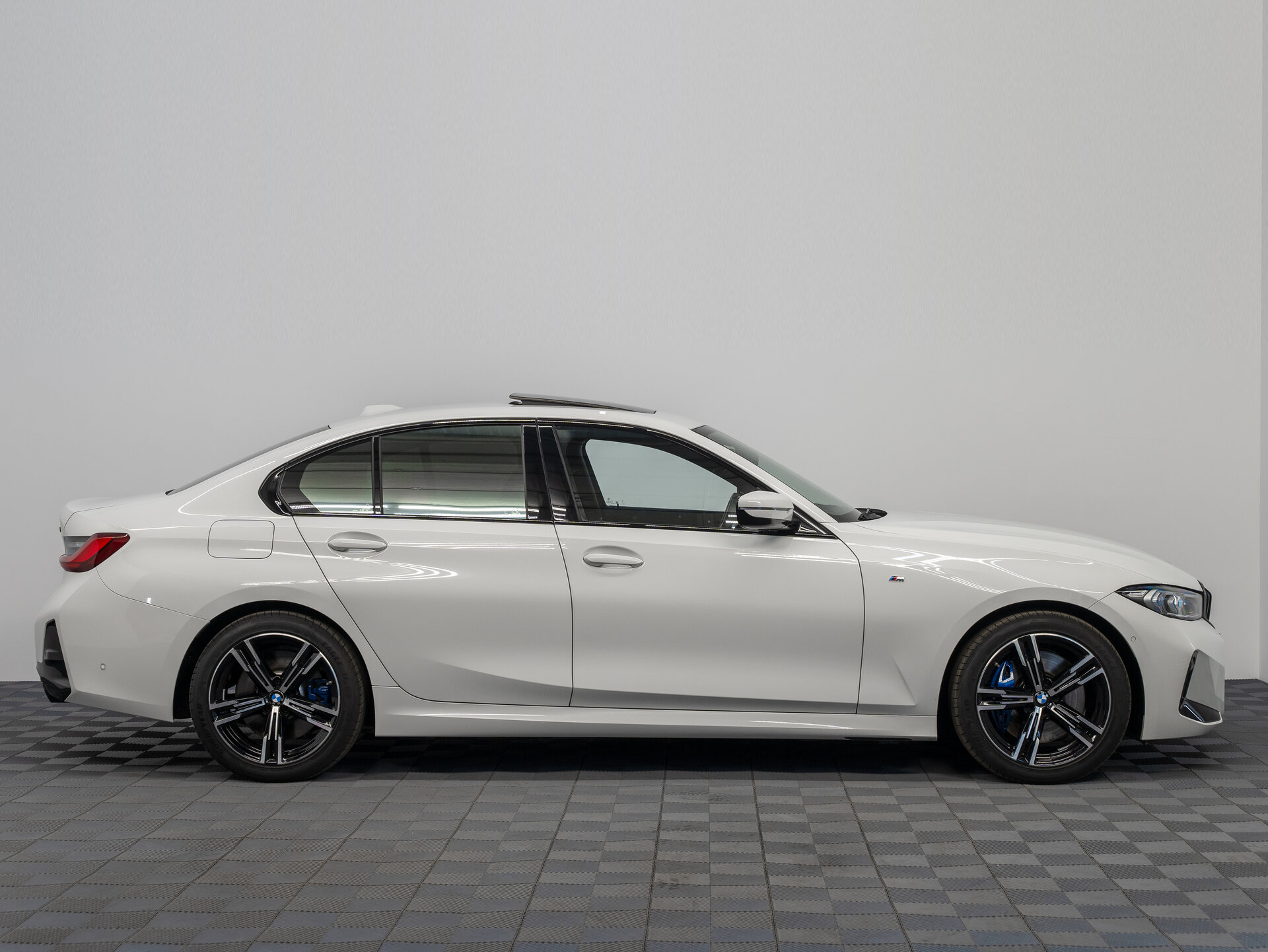 Автомобиль BMW 3 серии 320i 2.0 AT (184 л.с.) - 4