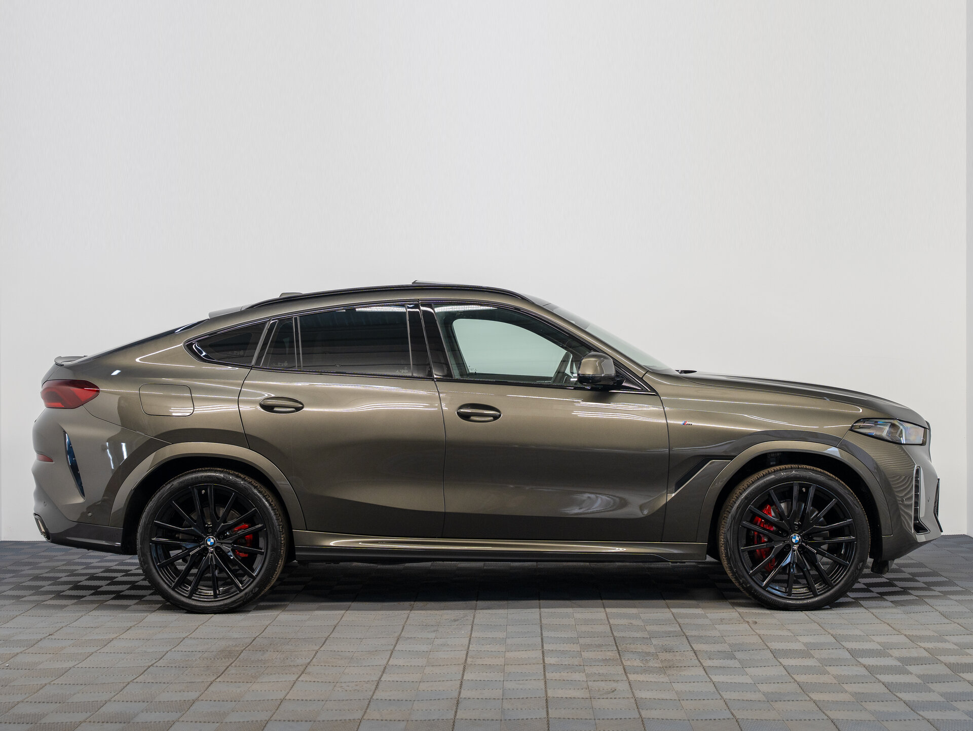 Автомобиль BMW X6 40d 3.0d AT (352 л.с.) 4WD - 5