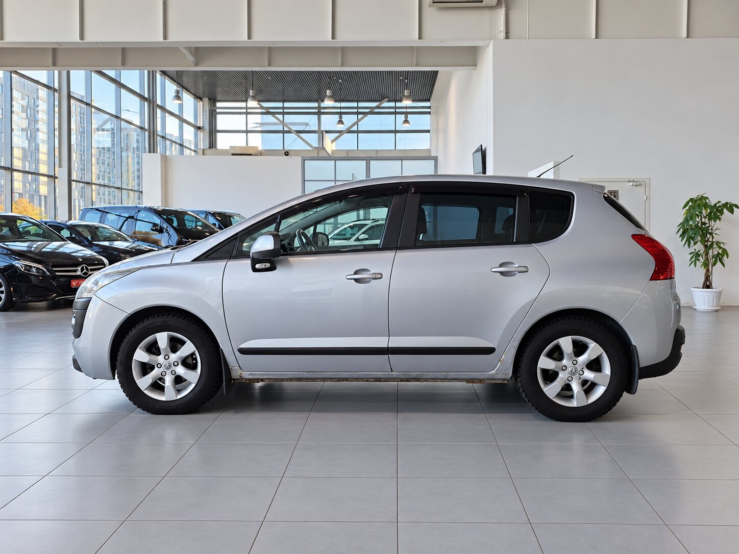 БУ автомобиль Peugeot 3008 2011  1.6 л ( 120 л. с.) Серебряный с пробегом 219371 км