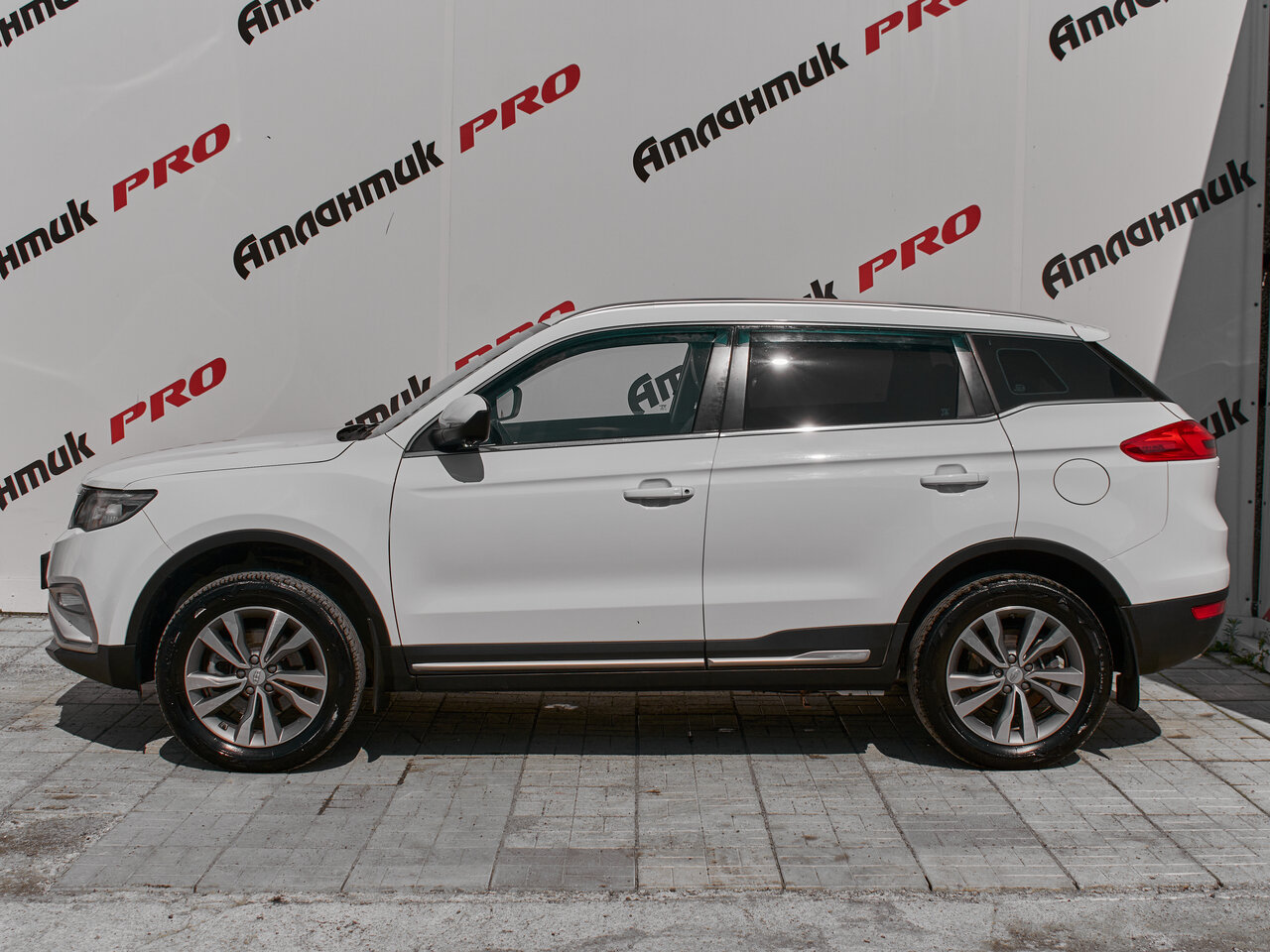 Купить Geely Atlas 2.4 AT (149 л.с.), 2019 в Екатеренбурге