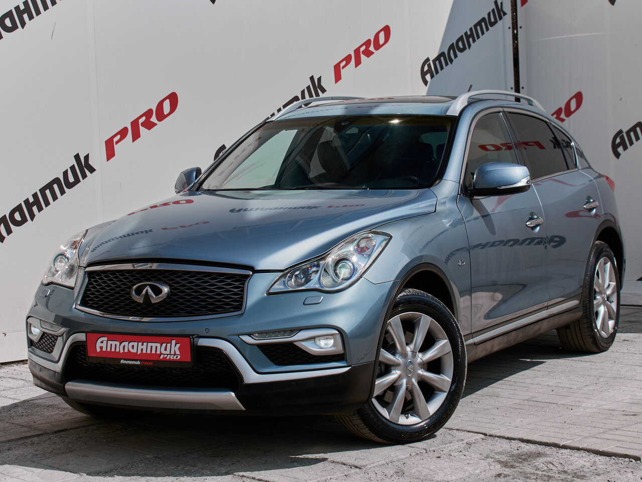 Купить Infiniti QX50 2.5 AT (222 л.с.) 4WD, 2016 в Екатеренбурге