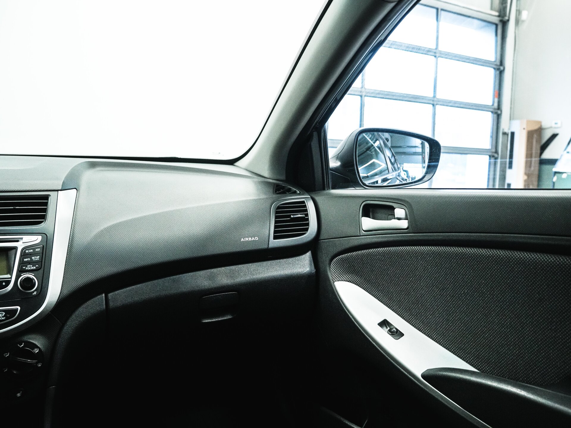 Hyundai Solaris 2012 14