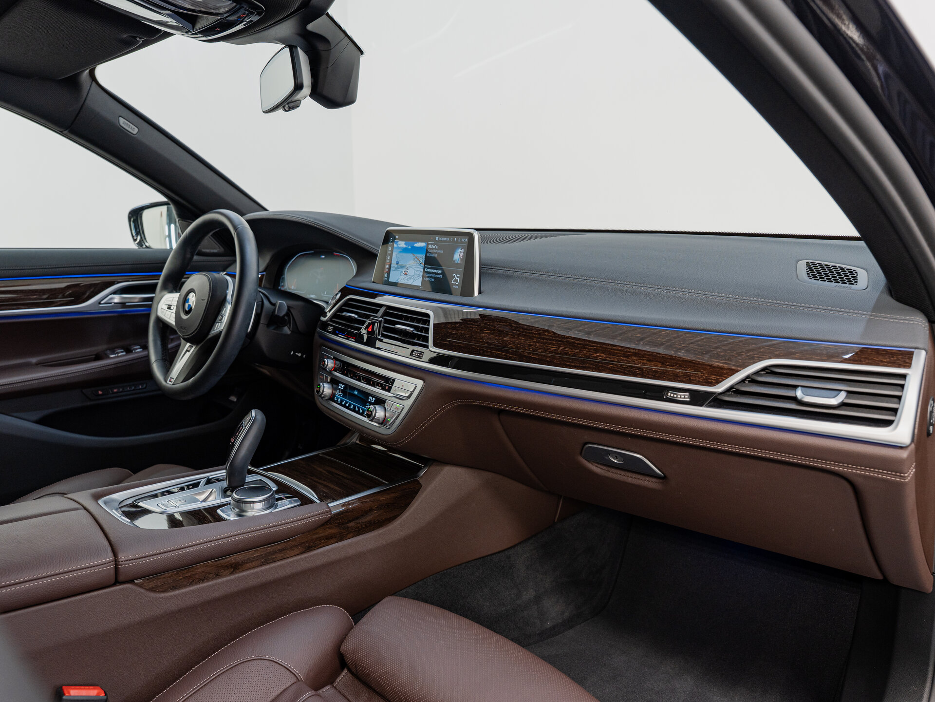 Автомобиль BMW 7 серии 730i 2.0 AT (249 л.с.) - 11