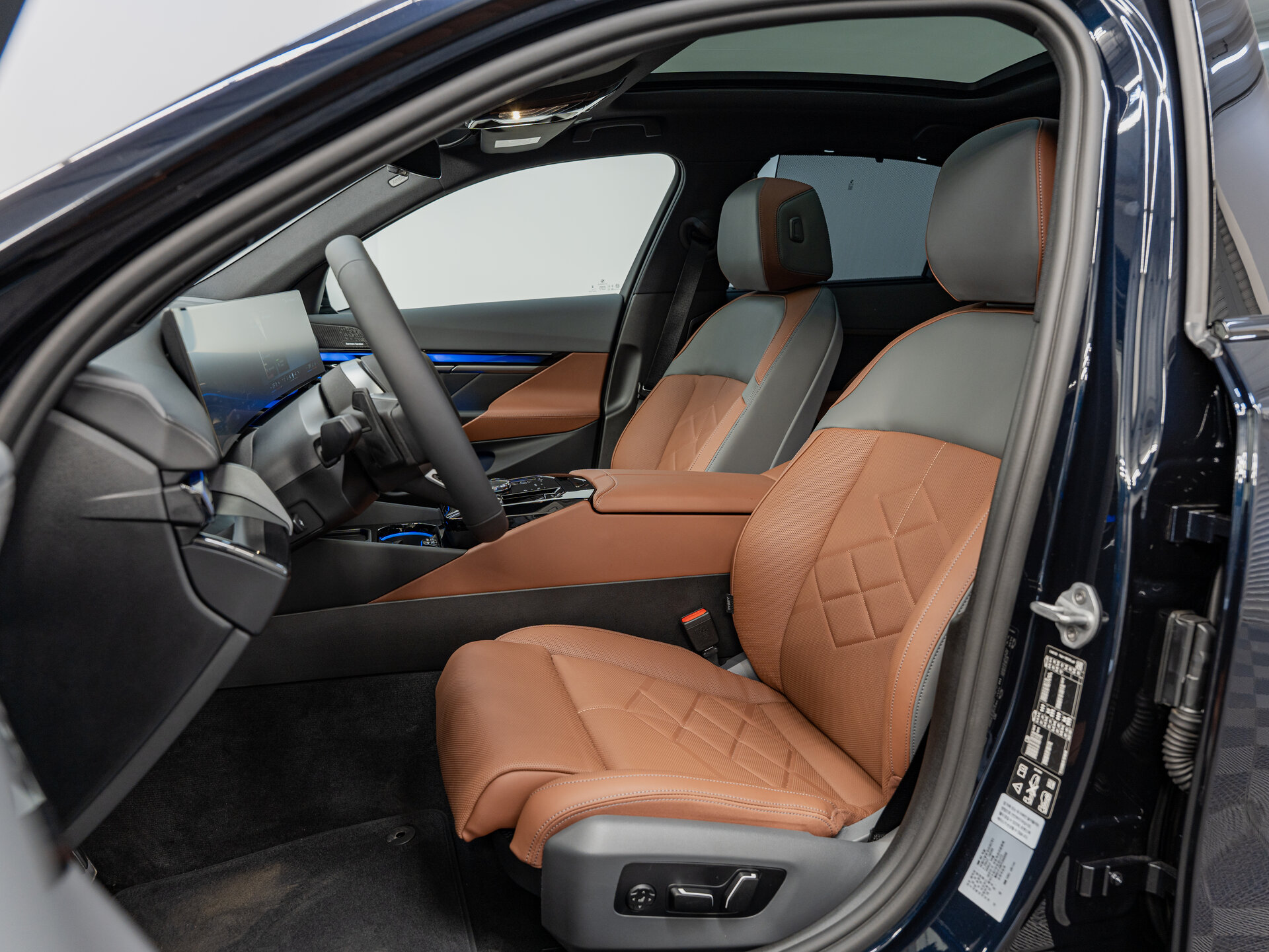 Автомобиль BMW 5 серии 530i xDrive 2.0 AT (258 л.с.) 4WD - 15