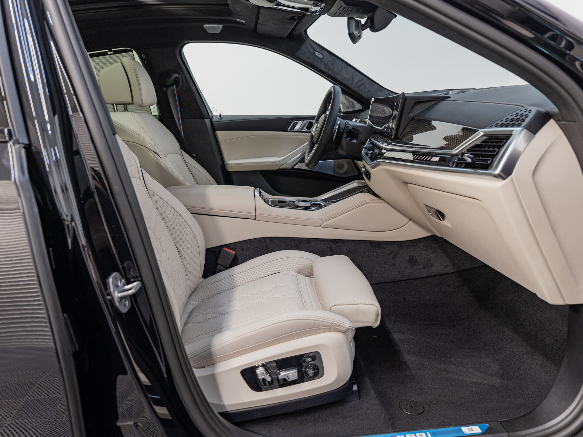 Автомобиль BMW X6 M60i 4.4 AT (530 л.с.) 4WD - 10