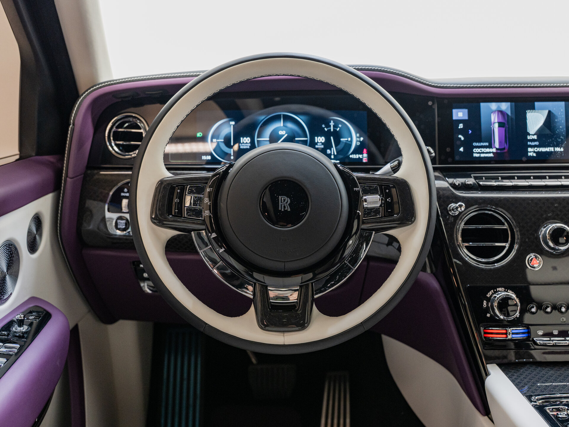 Автомобиль Rolls-Royce Cullinan Black Badge 6.8 AT (600 л.с.) 4WD - 15