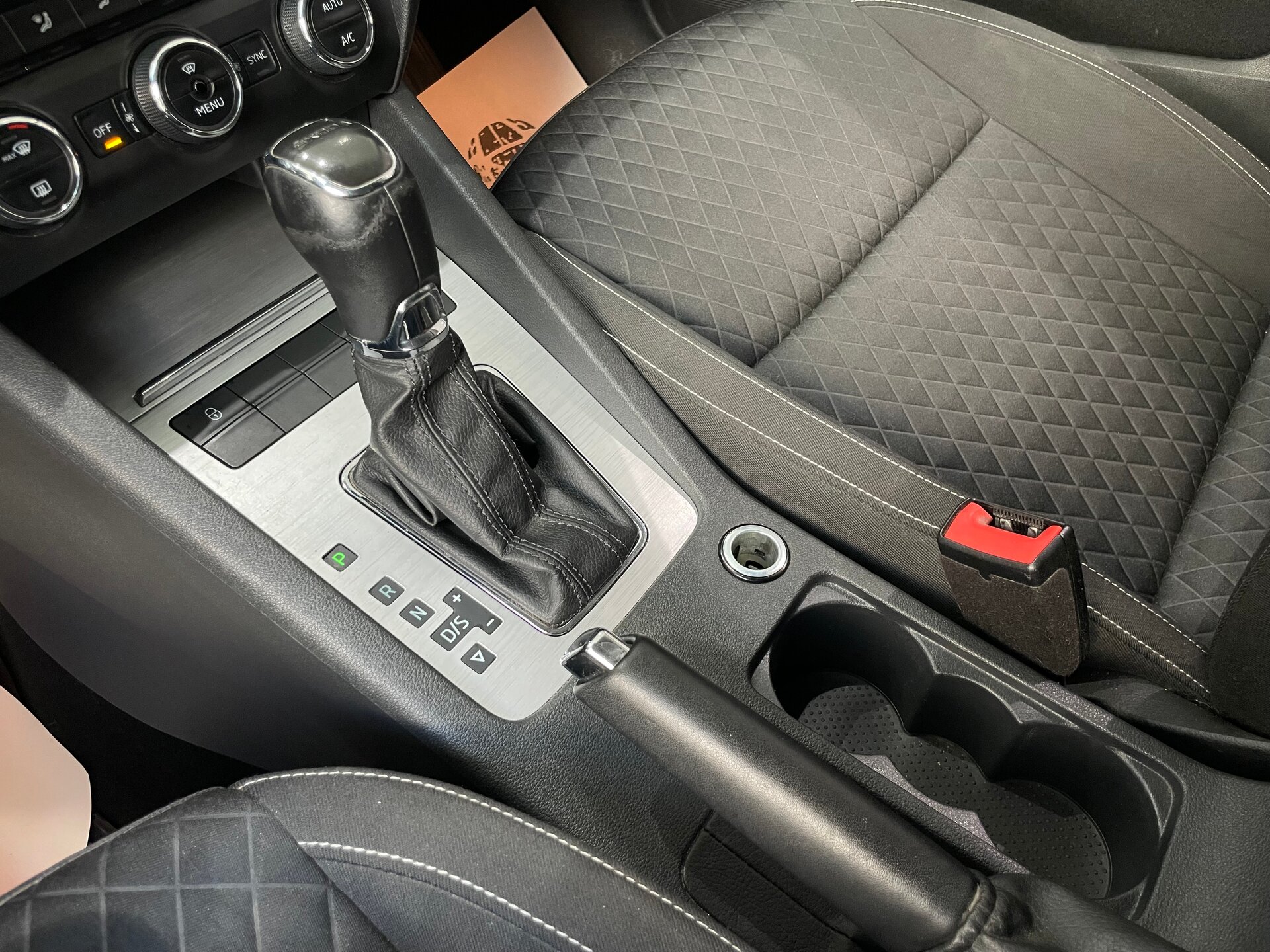 Автомобиль Skoda Octavia 1.6 AT (110 л.с.) - 18