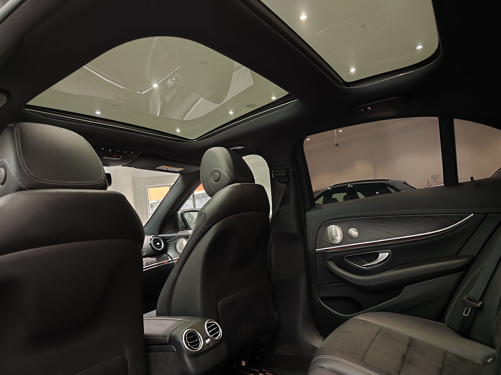Автомобиль Mercedes-Benz E-Класс 350 d 2.9d AT (249 л.с.) 4WD - 10