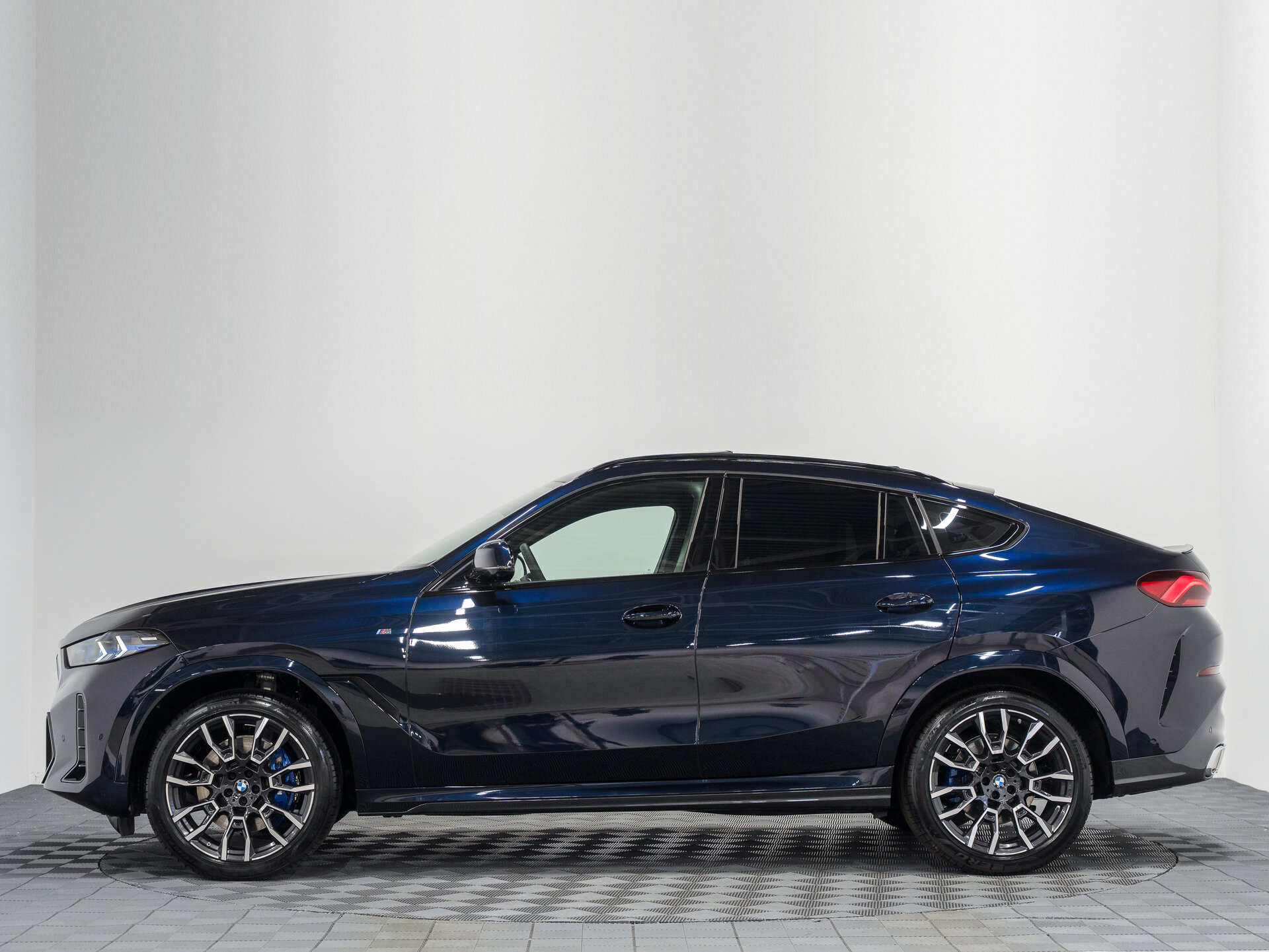 Автомобиль BMW X6 40i 3.0 AT (381 л.с.) 4WD - 11