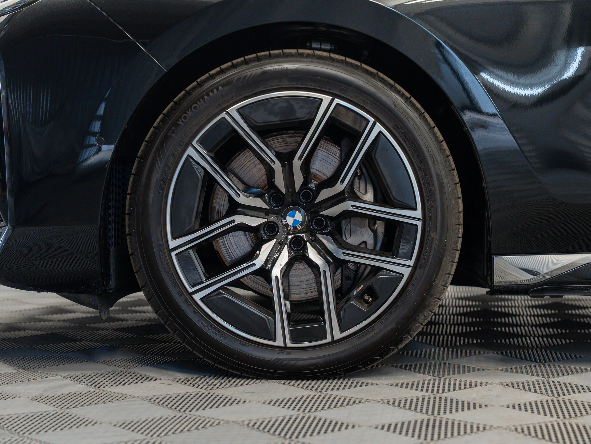 Автомобиль BMW 7 серии 740i xDrive 3.0 AT (380 л.с.) 4WD - 12