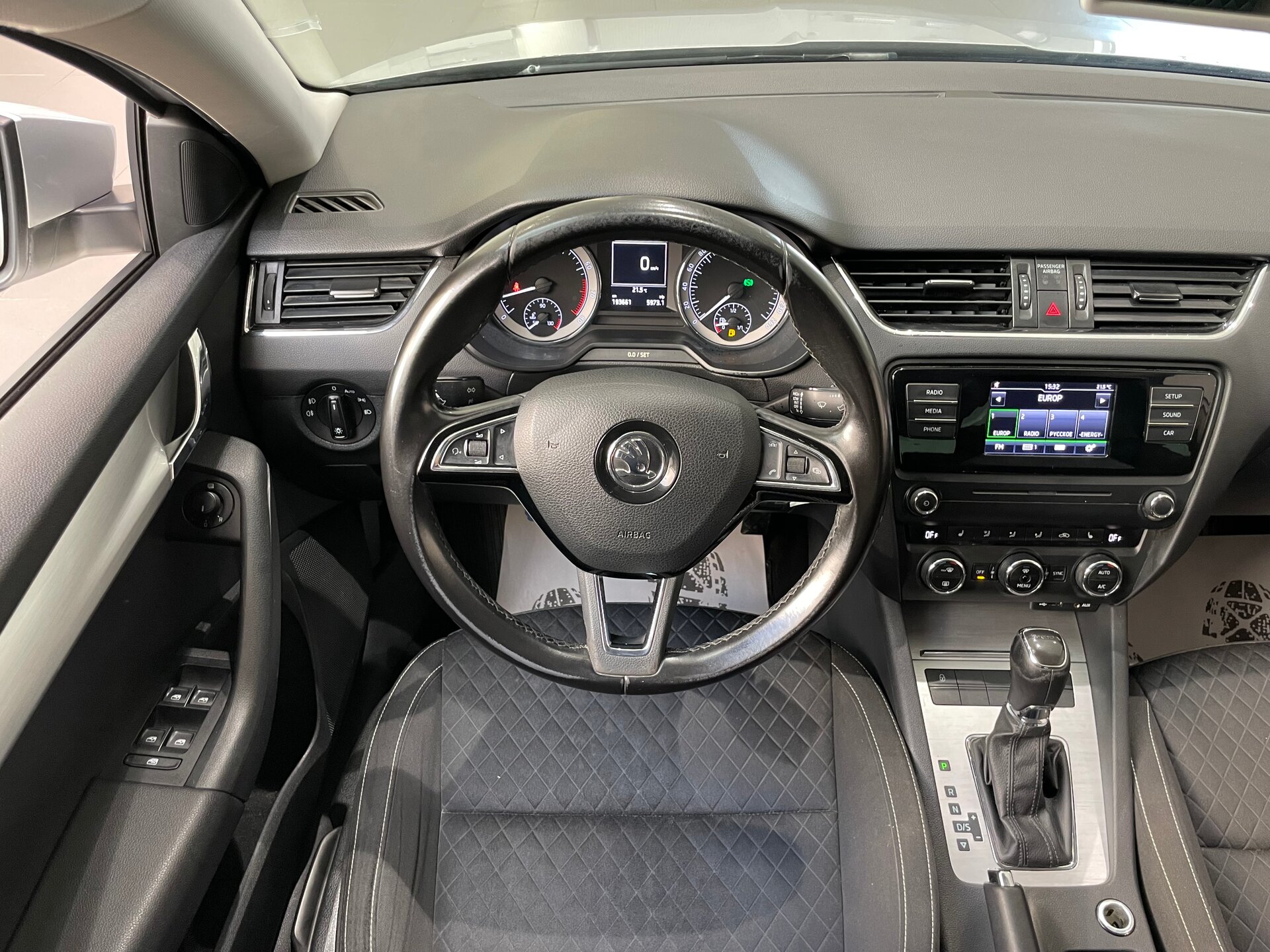 Автомобиль Skoda Octavia 1.6 AT (110 л.с.) - 15