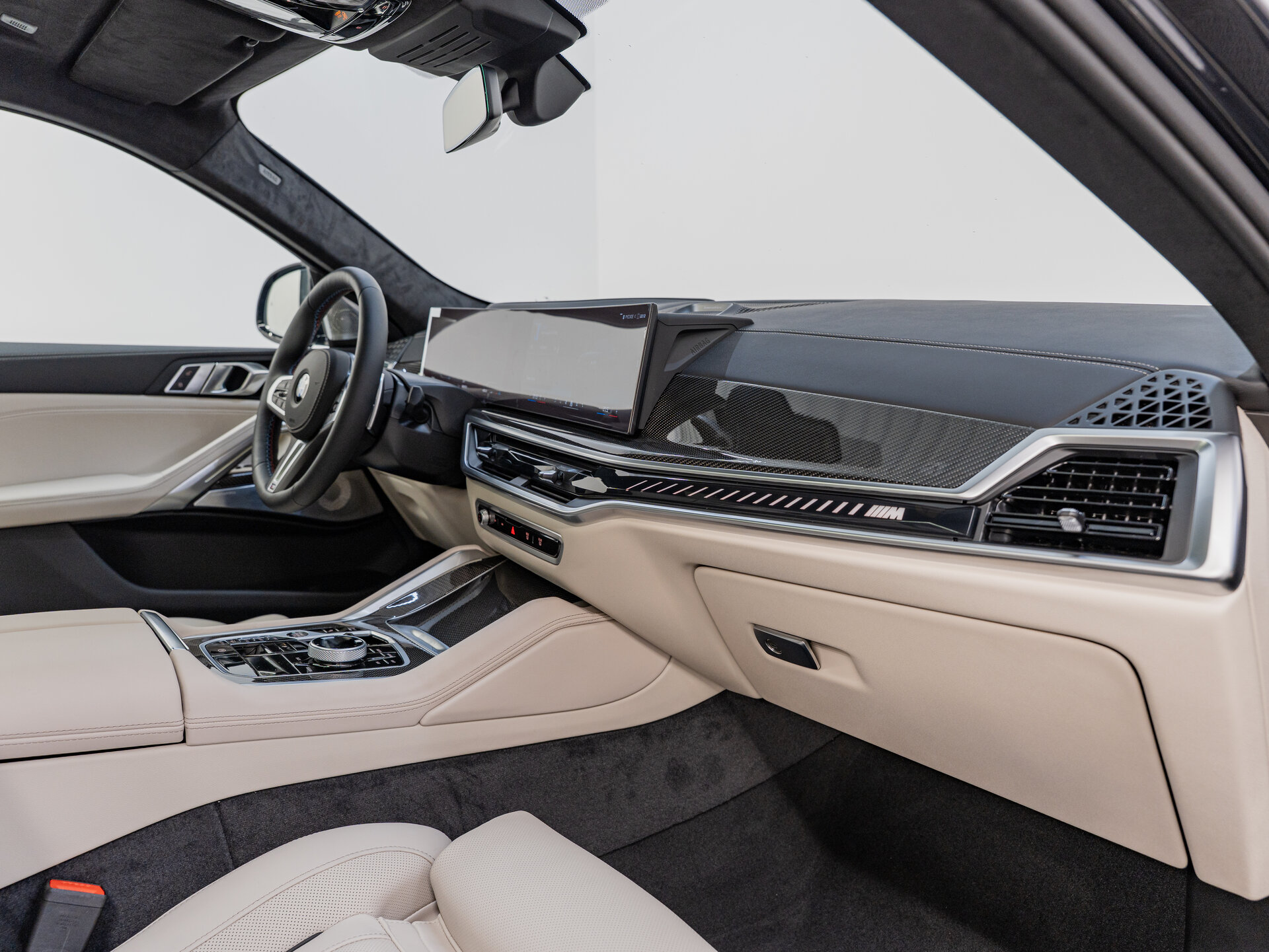 Автомобиль BMW X6 M60i 4.4 AT (530 л.с.) 4WD - 11