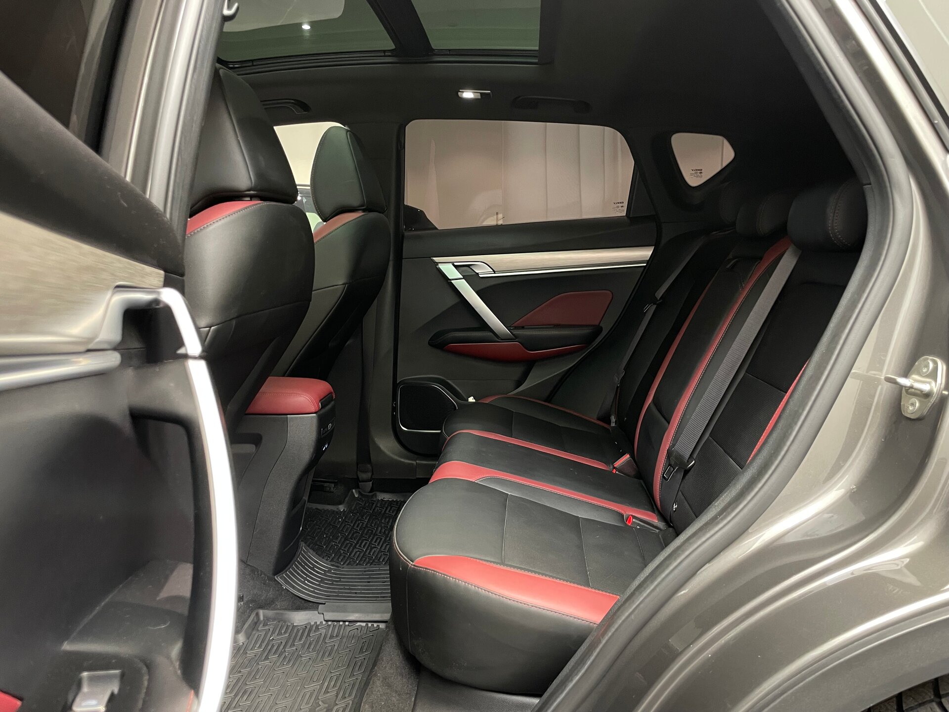 Автомобиль Geely Coolray 1.5 AMT (150 л.с.) - 9
