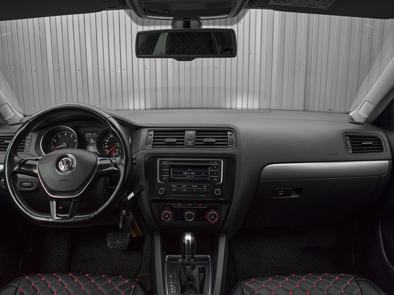 Купить Volkswagen Jetta 1.6 AT (105 л.с.), 2014 в Екатеренбурге