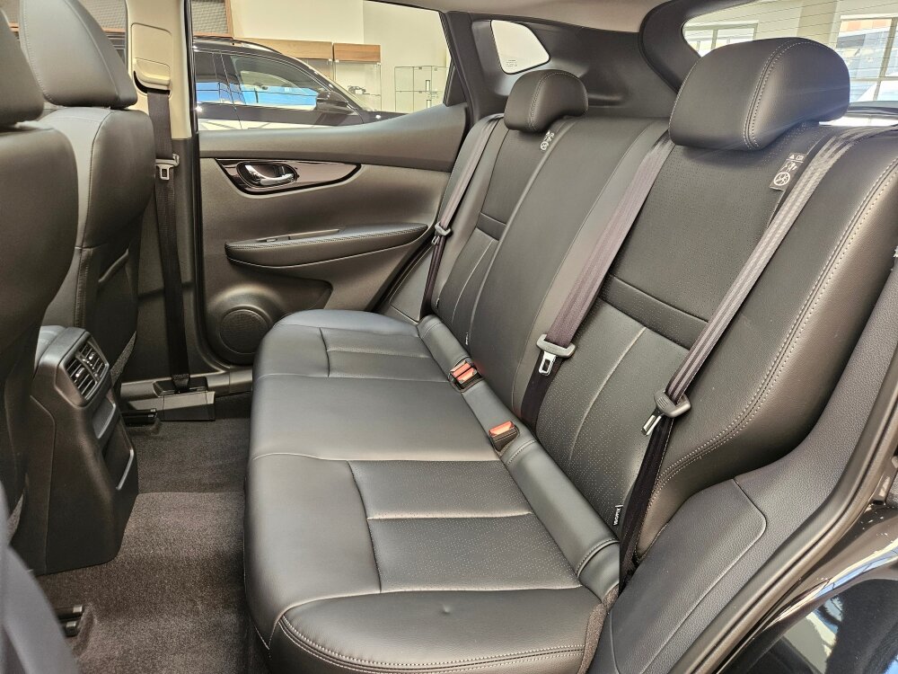 Автомобиль Nissan Qashqai 2.0 CVT (140 л.с.) - 17