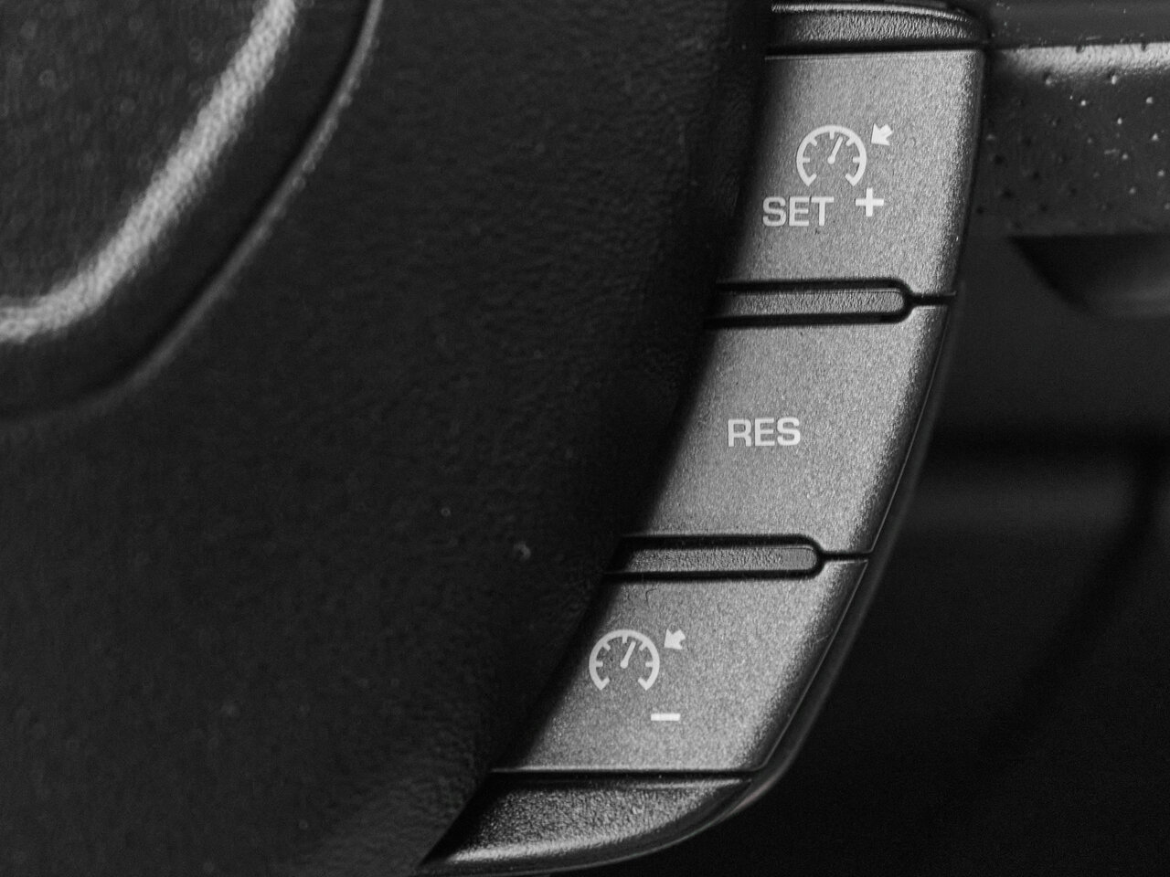 Купить Land Rover Range Rover Evoque 6-speed 2.0 AT (240 л.с.) 4WD, 2011 в Екатеренбурге
