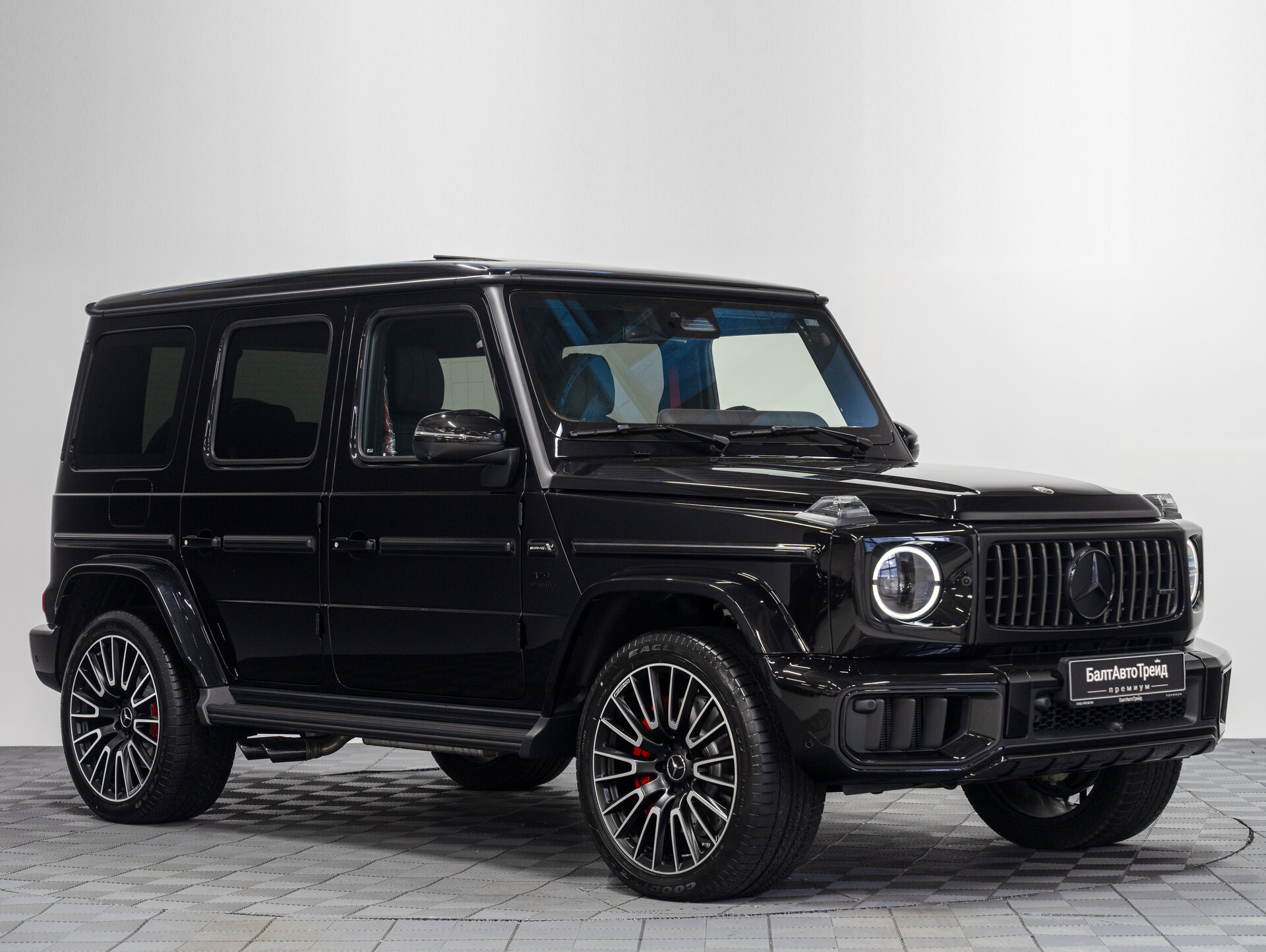 Автомобиль Mercedes-Benz G-Класс AMG 63 AMG 4.0 AT (585 л.с.) 4WD - 5