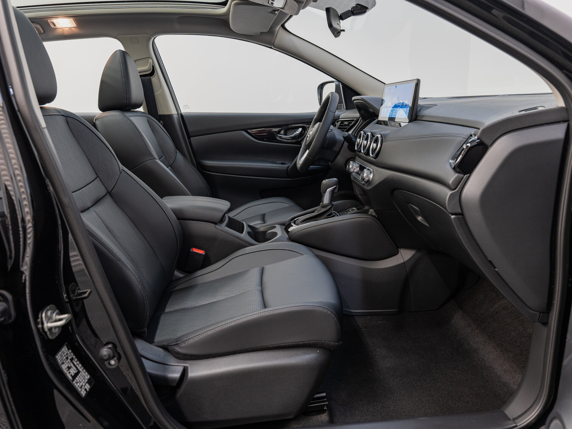 Автомобиль Nissan Qashqai 2.0 CVT (140 л.с.) - 16
