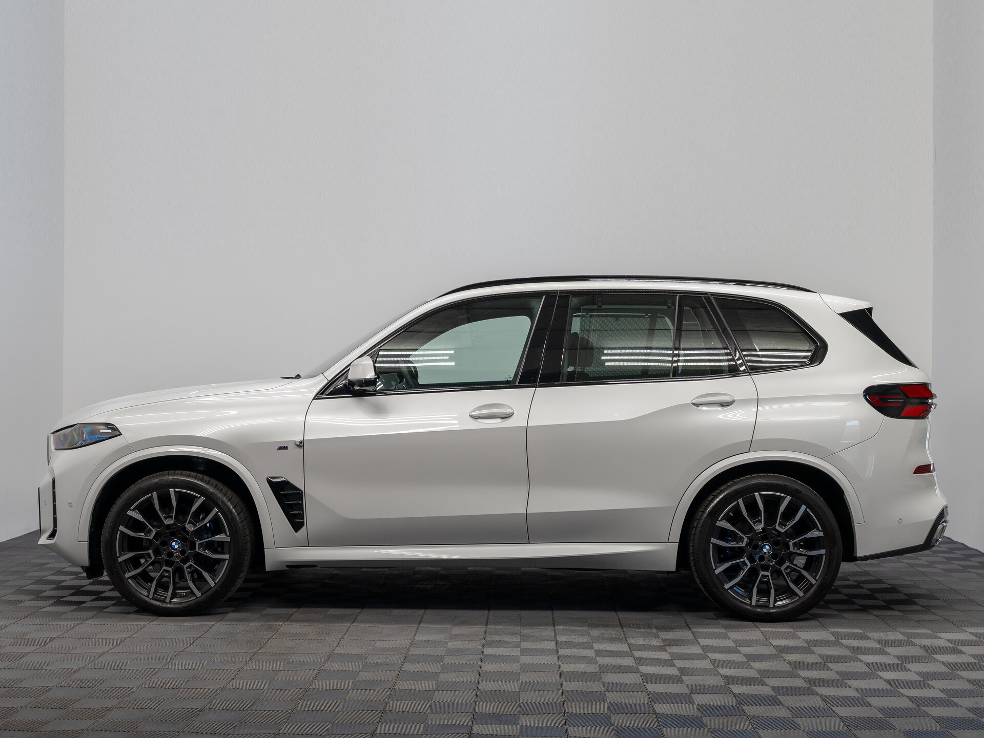 Автомобиль BMW X5 40i 3.0 AT (381 л.с.) 4WD - 5