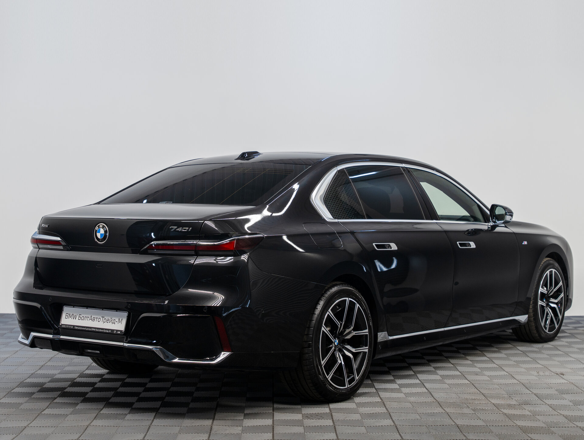 Автомобиль BMW 7 серии 740i xDrive 3.0 AT (380 л.с.) 4WD - 2