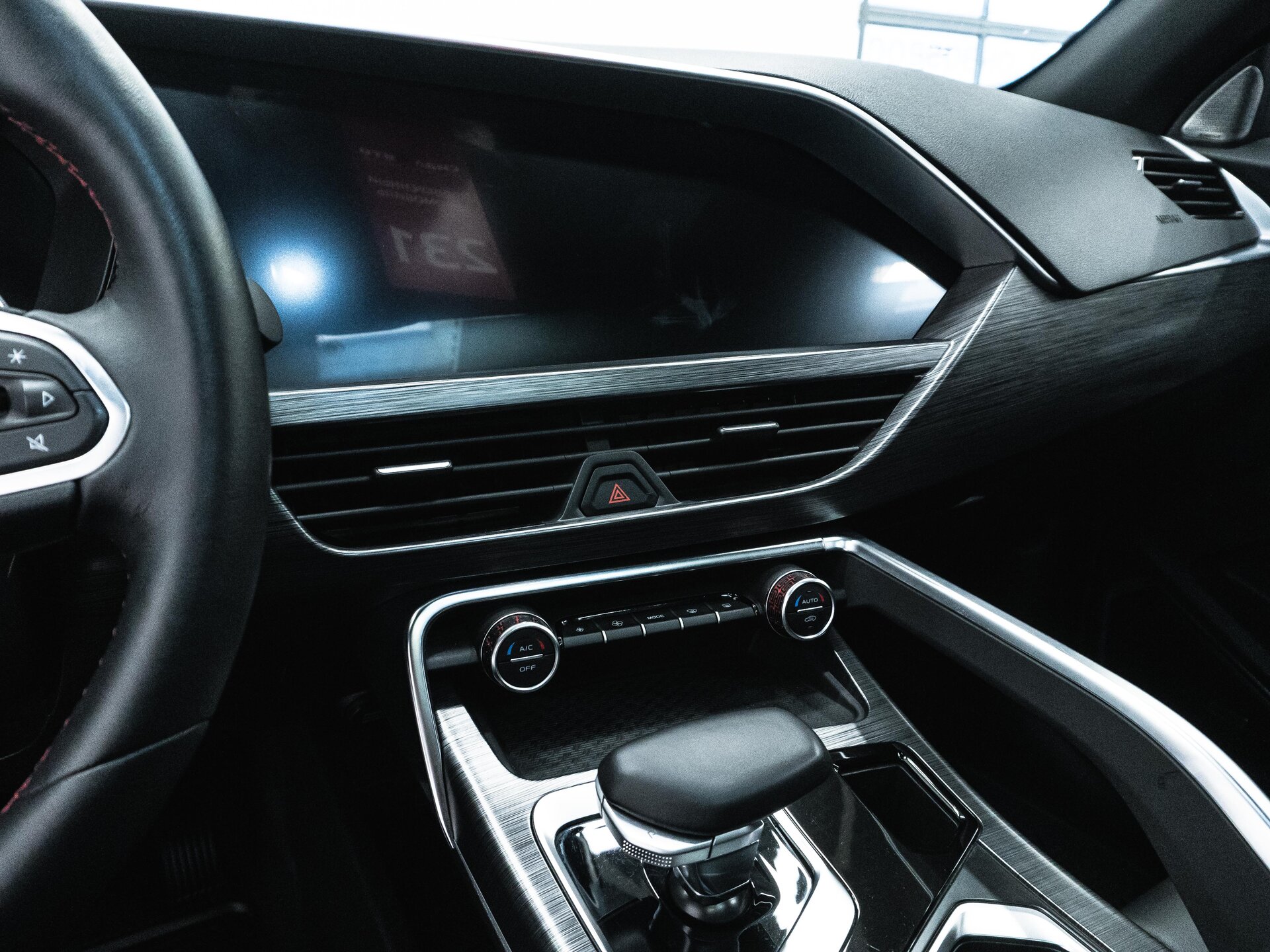 Geely Tugella 2022 24