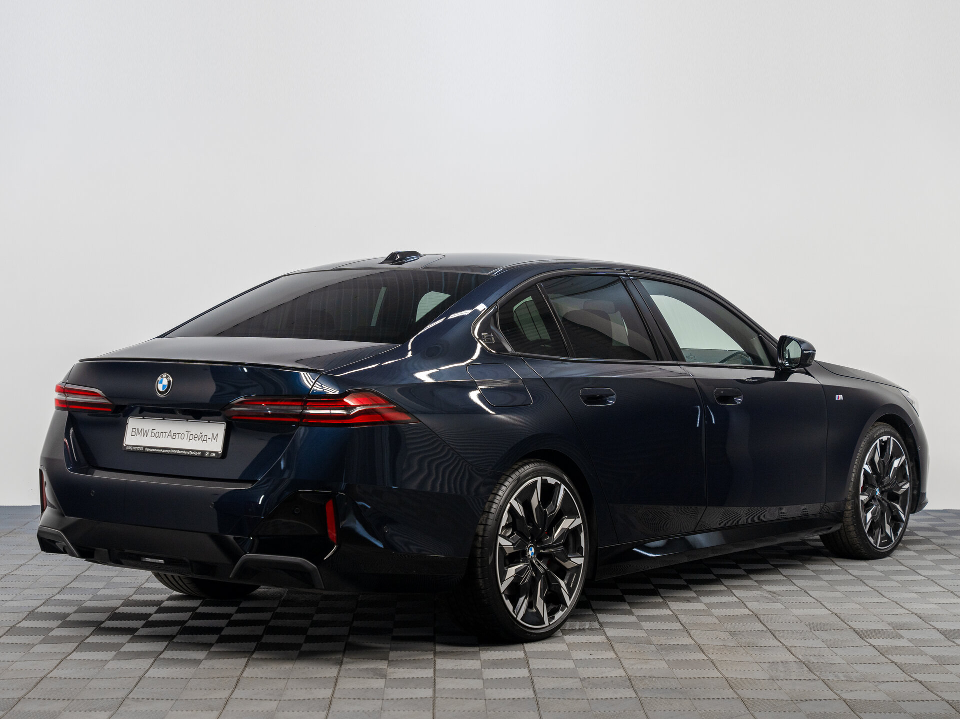 Автомобиль BMW 5 серии 520d xDrive 2.0d AT (197 л.с.) 4WD - 5