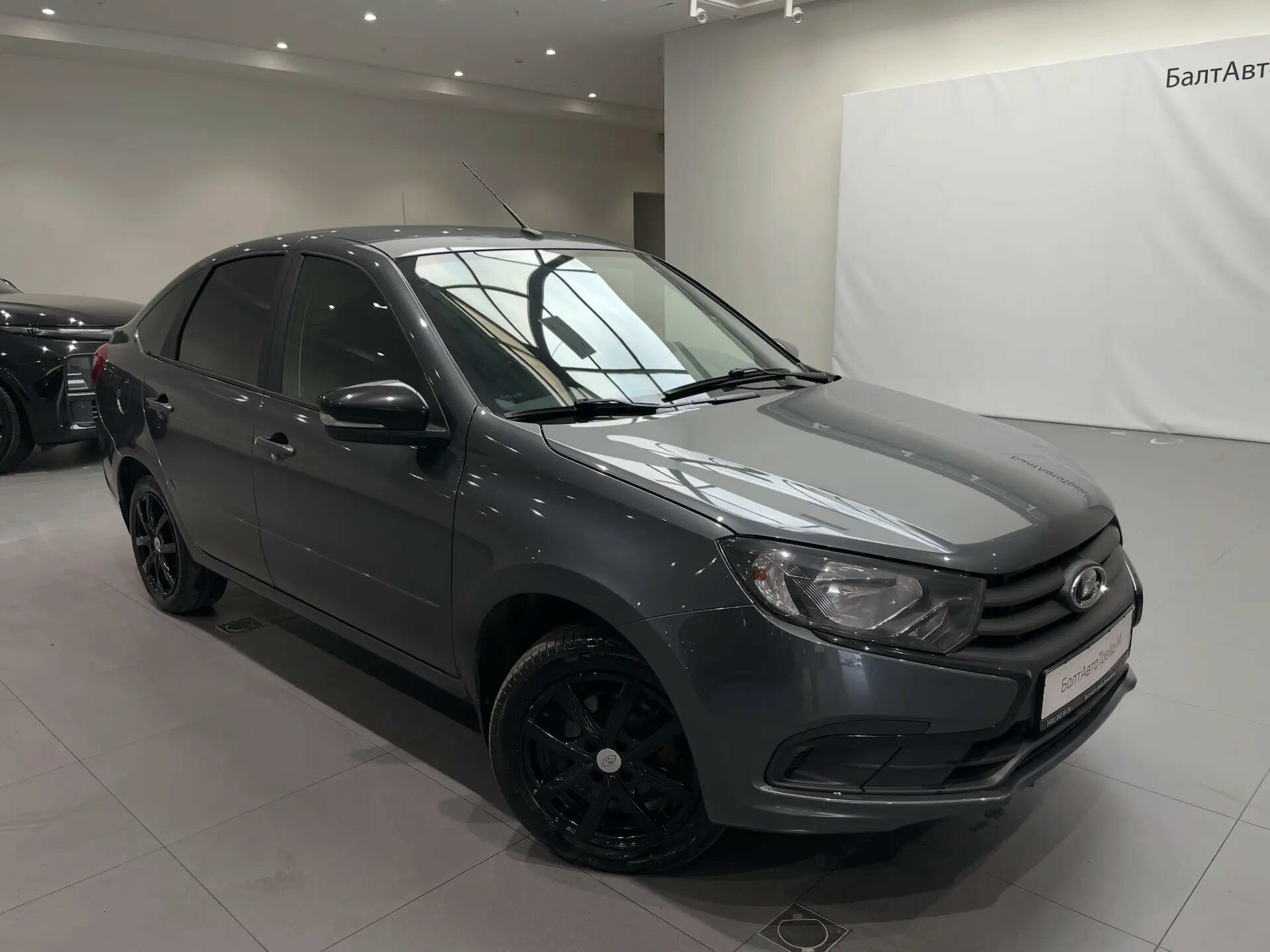 Автомобиль Lada (ВАЗ) Granta 1.6 AT (98 л.с.) - 3