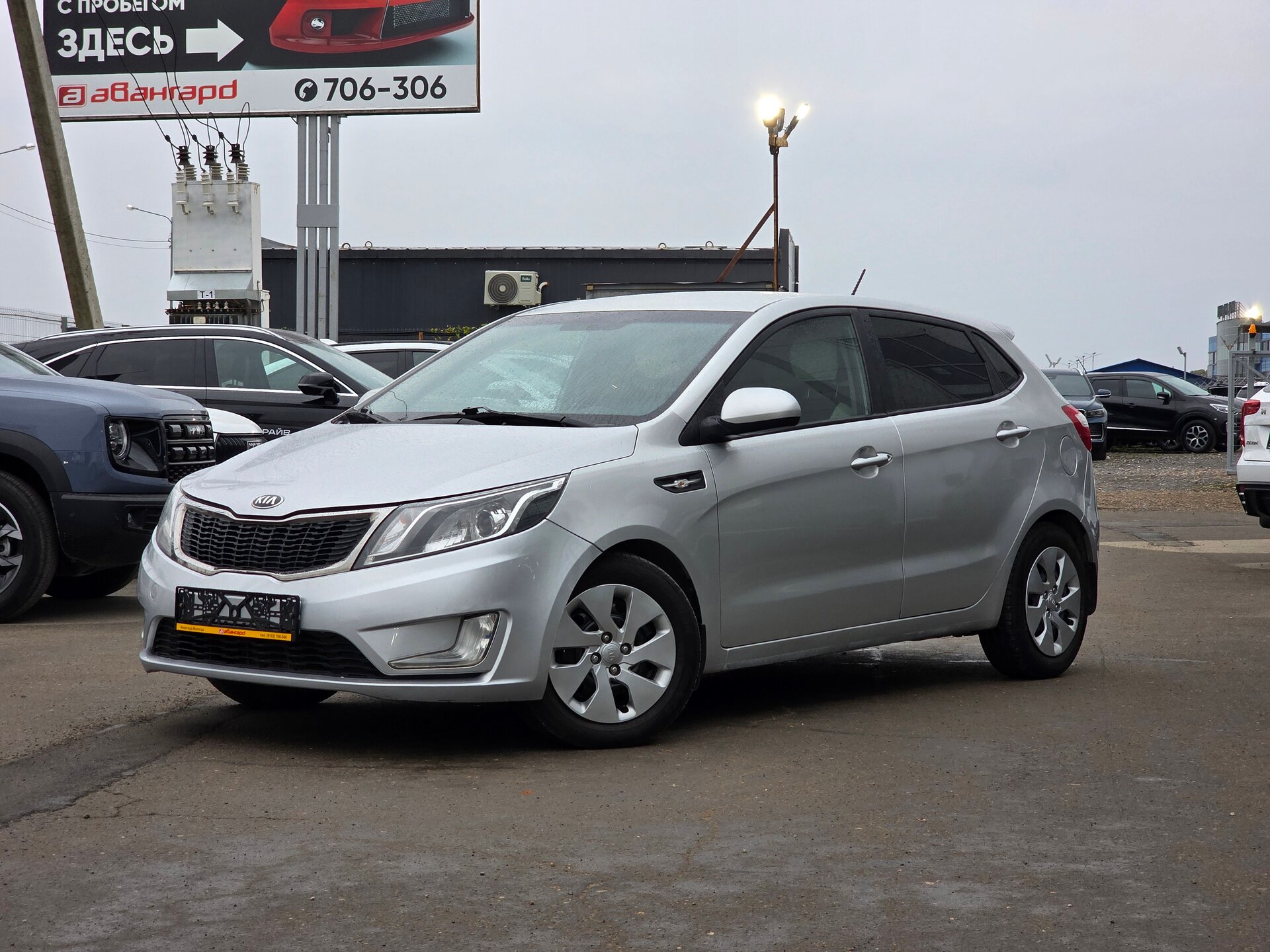 Kia Rio, III 6-speed 1.6 AT (123 л.с.) 2014