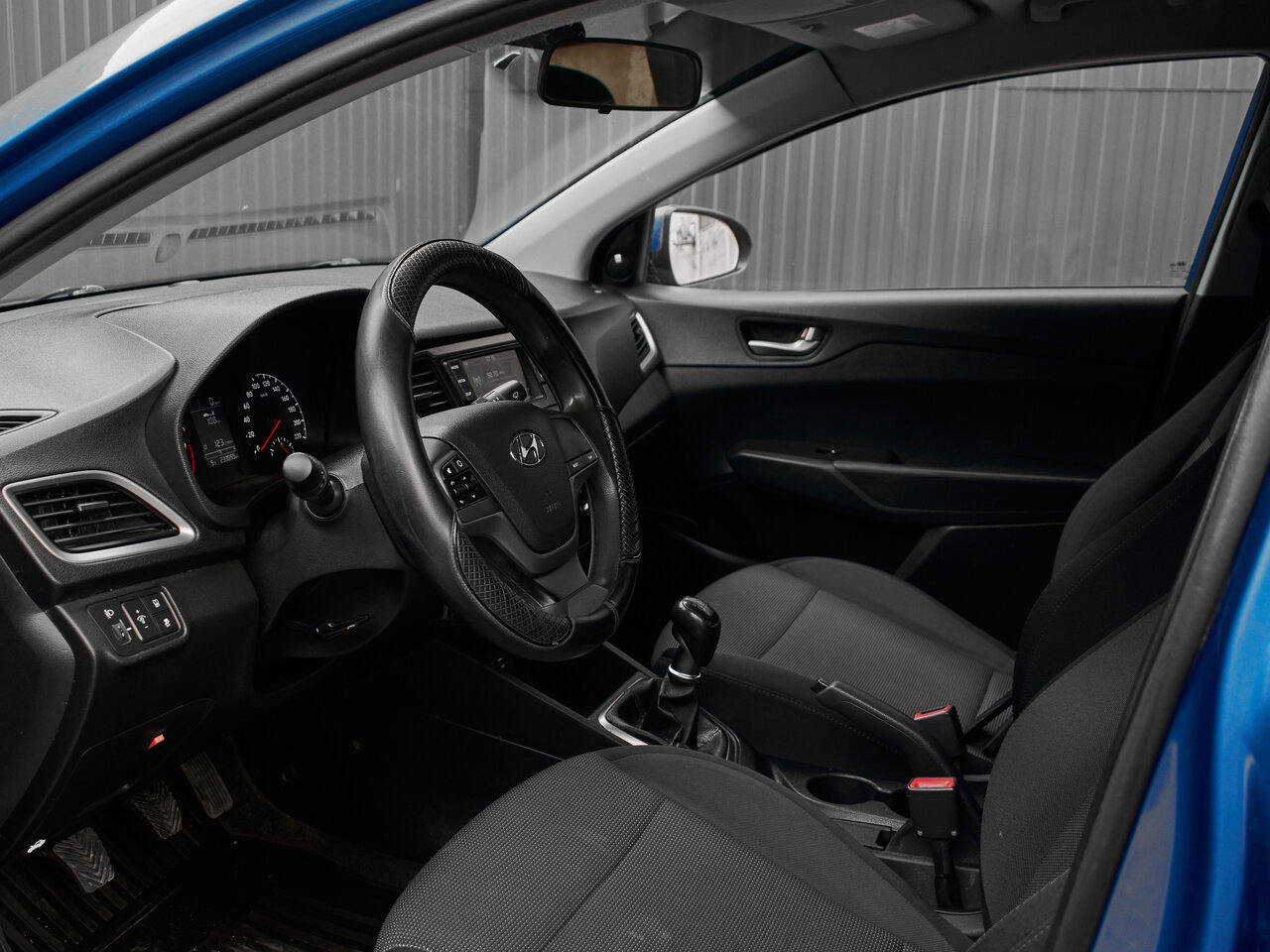 Купить Hyundai Solaris 1.6 MT (123 л.с.), 2017 в Екатеренбурге